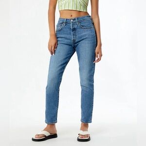 Medium Wash Levi 501 Jeans